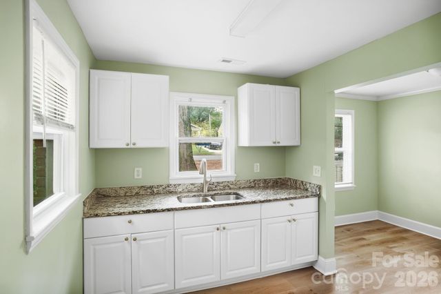 3129 Mathis Drive, Charlotte, NC 28208