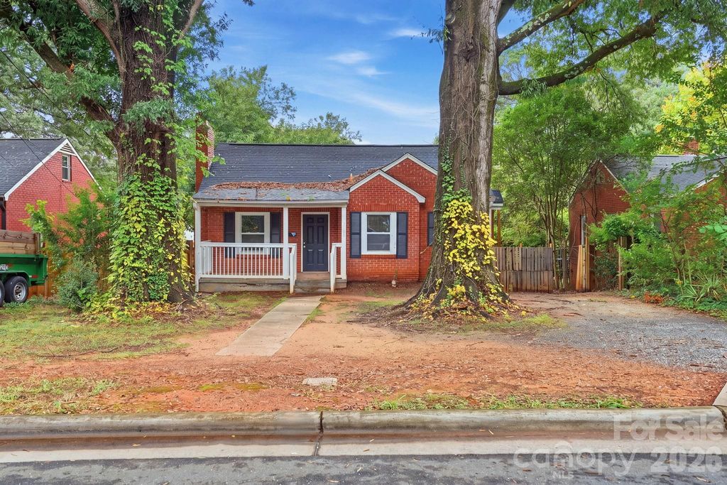 3129 Mathis Drive, Charlotte, NC 28208