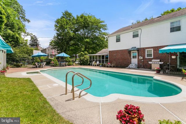 2015 KERWOOD DR, Broomall, PA 19008