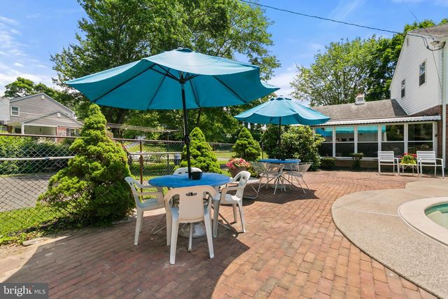 2015 KERWOOD DR, Broomall, PA 19008