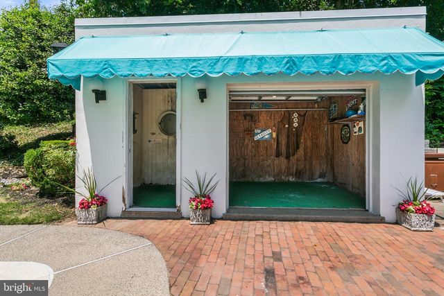 2015 KERWOOD DR, Broomall, PA 19008