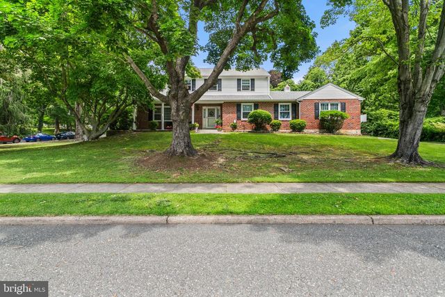 2015 KERWOOD DR, Broomall, PA 19008