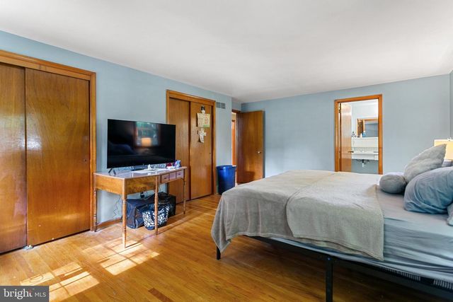 2015 KERWOOD DR, Broomall, PA 19008