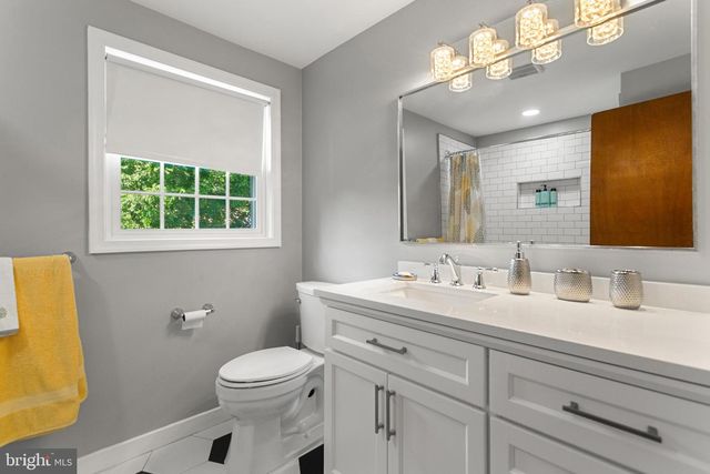 2015 KERWOOD DR, Broomall, PA 19008