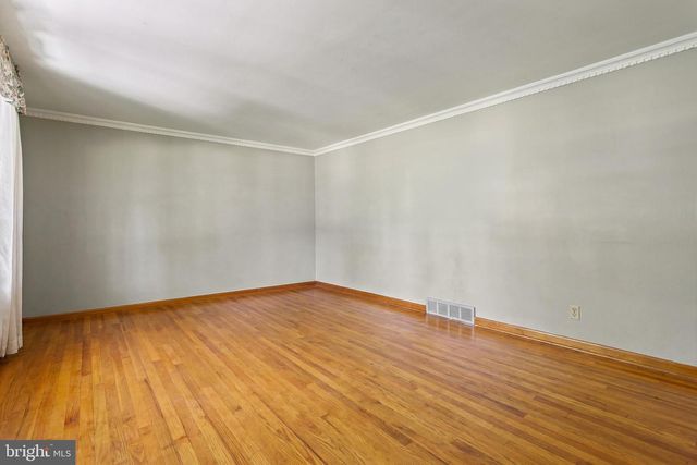 2015 KERWOOD DR, Broomall, PA 19008