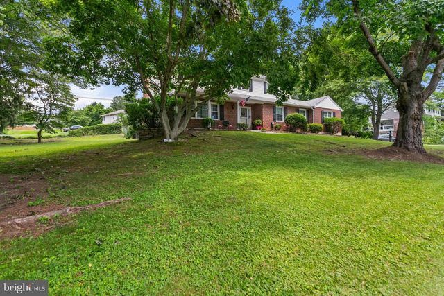 2015 KERWOOD DR, Broomall, PA 19008