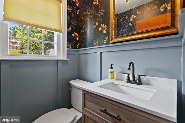 2015 KERWOOD DR, Broomall, PA 19008