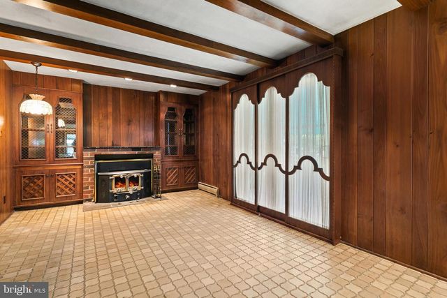 2015 KERWOOD DR, Broomall, PA 19008