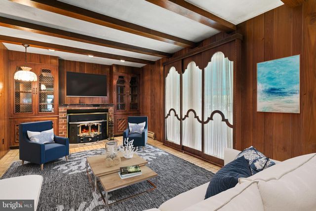 2015 KERWOOD DR, Broomall, PA 19008