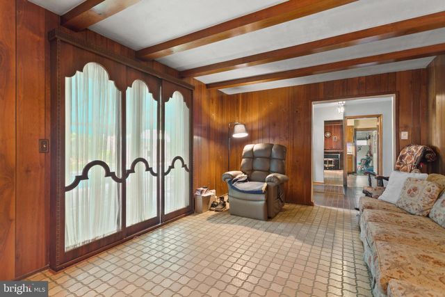 2015 KERWOOD DR, Broomall, PA 19008