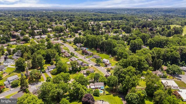2015 KERWOOD DR, Broomall, PA 19008
