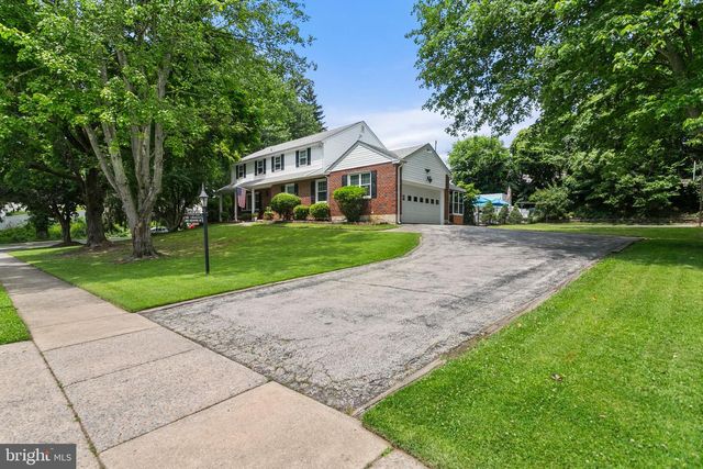 2015 KERWOOD DR, Broomall, PA 19008