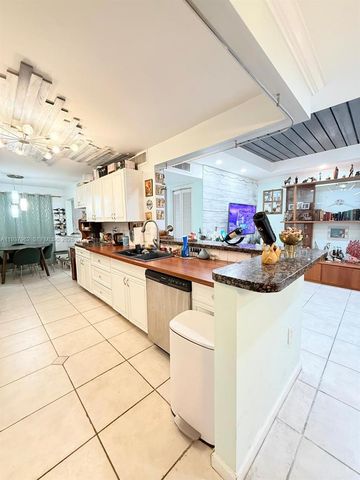 3330 Atlanta Street 14C, Hollywood, FL 33021