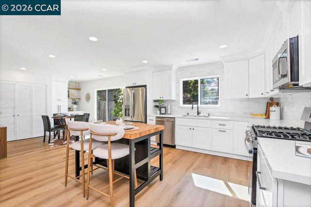 4395 Cabrilho Dr, Martinez, CA 94553