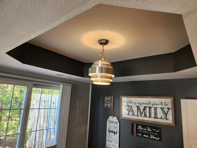 5424 Thornbriar Lane, Fort Wayne, IN 46835