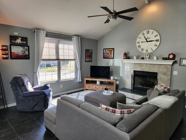 5424 Thornbriar Lane, Fort Wayne, IN 46835