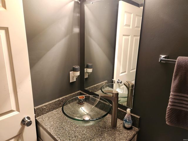 5424 Thornbriar Lane, Fort Wayne, IN 46835