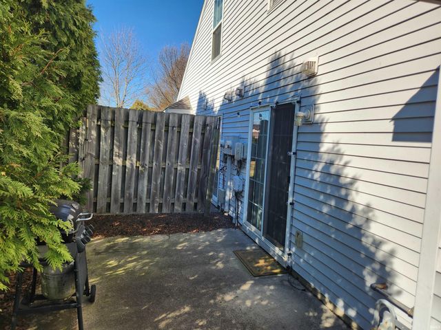 5424 Thornbriar Lane, Fort Wayne, IN 46835