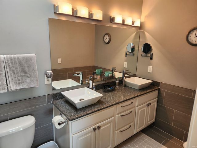 5424 Thornbriar Lane, Fort Wayne, IN 46835