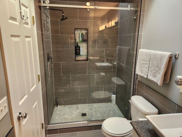 5424 Thornbriar Lane, Fort Wayne, IN 46835