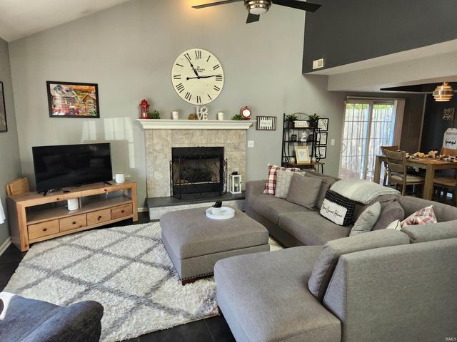 5424 Thornbriar Lane, Fort Wayne, IN 46835