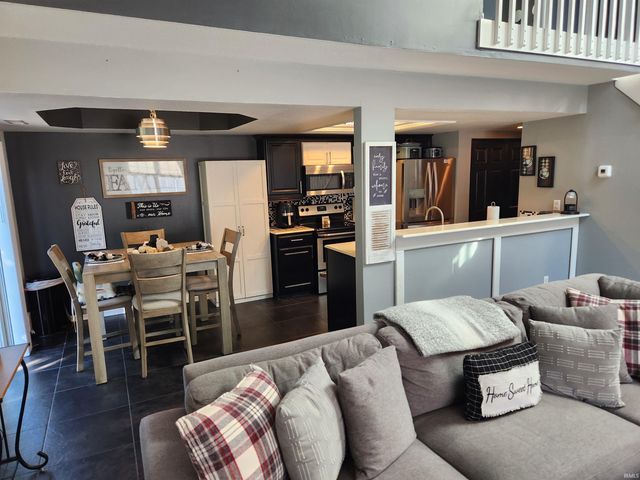 5424 Thornbriar Lane, Fort Wayne, IN 46835