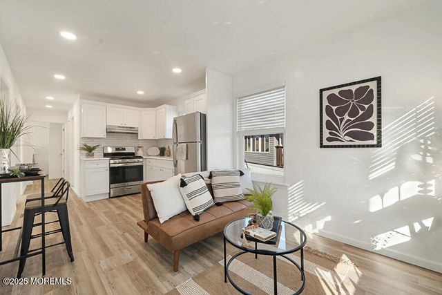 66 Bayshore Mobile Mnr, Hazlet, NJ 07730