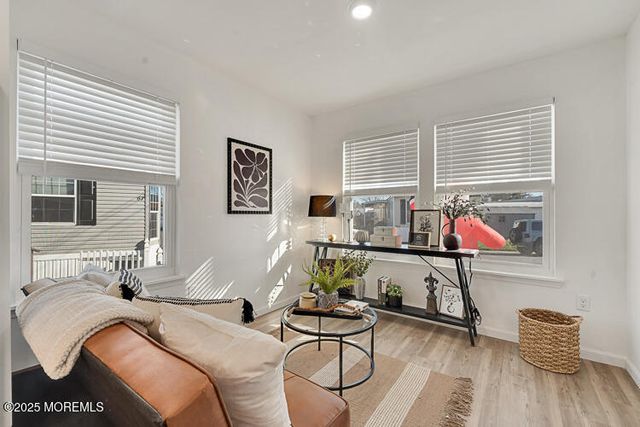 66 Bayshore Mobile Mnr, Hazlet, NJ 07730