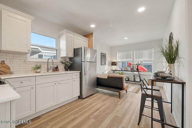 66 Bayshore Mobile Mnr, Hazlet, NJ 07730