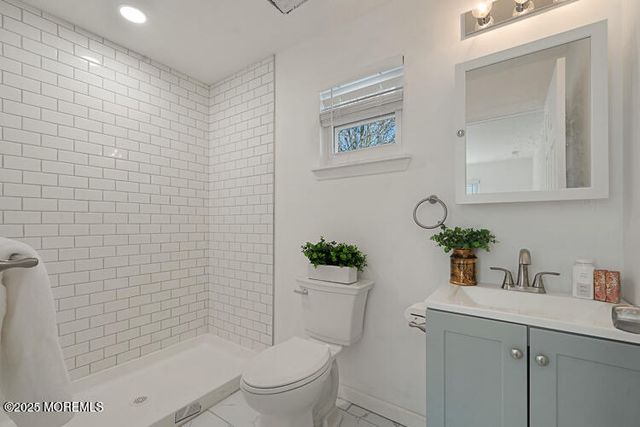 66 Bayshore Mobile Mnr, Hazlet, NJ 07730