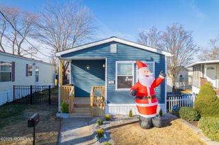 66 Bayshore Mobile Mnr, Hazlet, NJ 07730