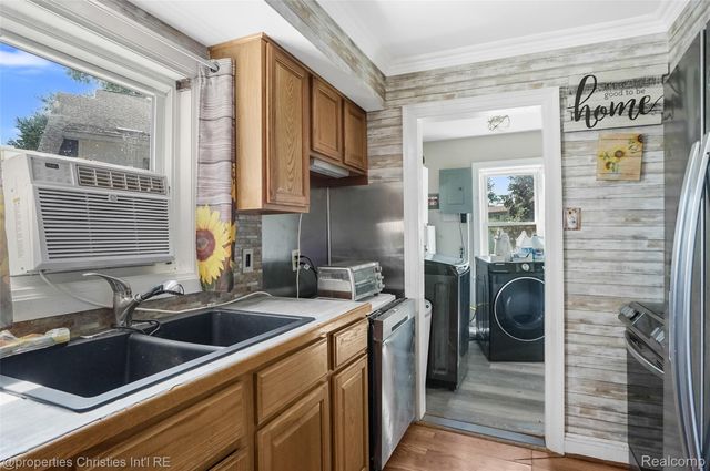 9439 Garforth Drive, White Lake Charter Township, MI 48386