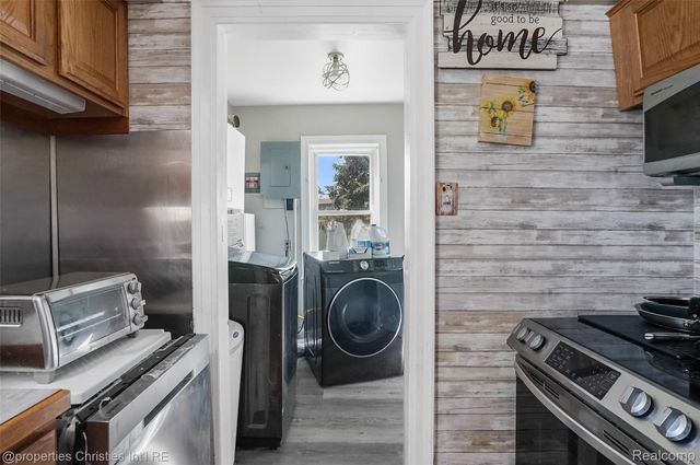 9439 Garforth Drive, White Lake Charter Township, MI 48386