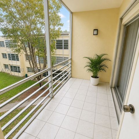 301 Cambridge Rd 306, Hollywood, FL 33024