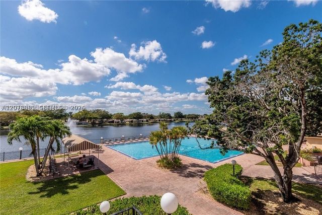 301 Cambridge Rd 306, Hollywood, FL 33024