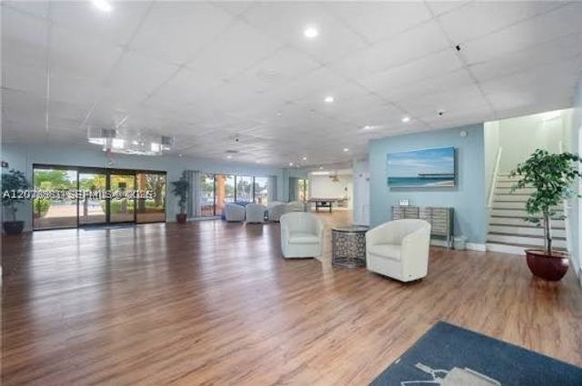 301 Cambridge Rd 306, Hollywood, FL 33024