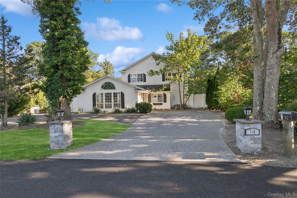 14 Arpage Drive W, Shirley, NY 11967
