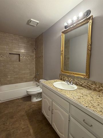 4600 Mountain Oak Street, Fort Worth, TX 76244