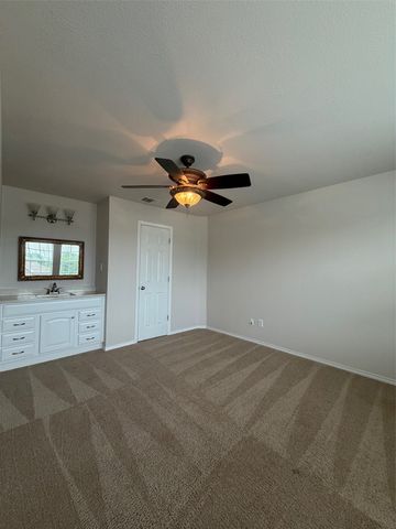 4600 Mountain Oak Street, Fort Worth, TX 76244