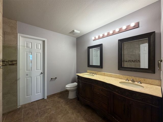 4600 Mountain Oak Street, Fort Worth, TX 76244