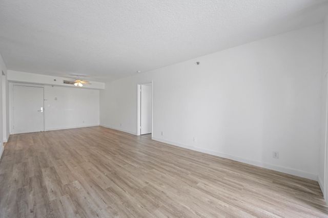 3300 NE 192nd Street 915, Aventura, FL 33180