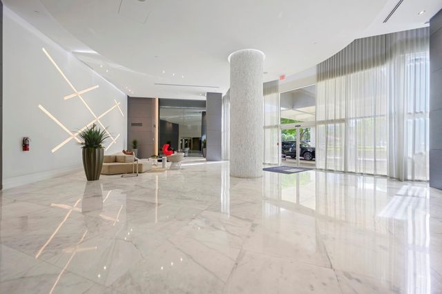 3300 NE 192nd Street 915, Aventura, FL 33180