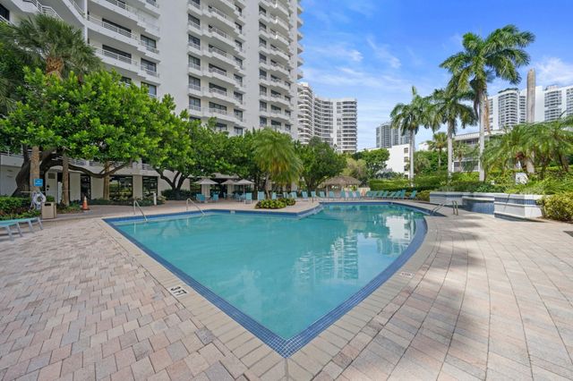 3300 NE 192nd Street 915, Aventura, FL 33180