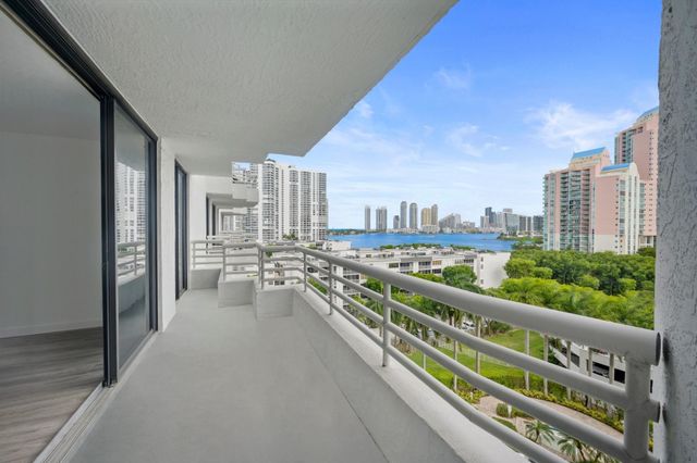 3300 NE 192nd Street 915, Aventura, FL 33180