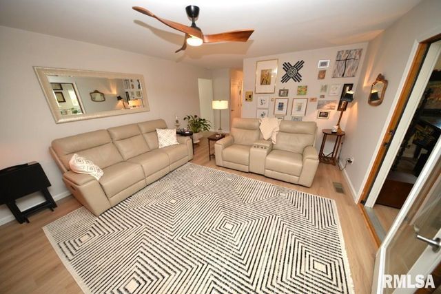 4211 FOX CREEK Street, Mt Vernon, IL 62864