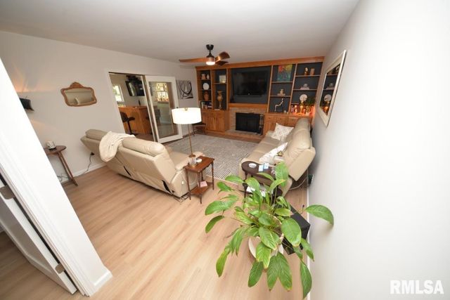 4211 FOX CREEK Street, Mt Vernon, IL 62864