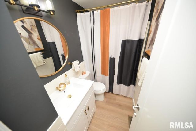 4211 FOX CREEK Street, Mt Vernon, IL 62864