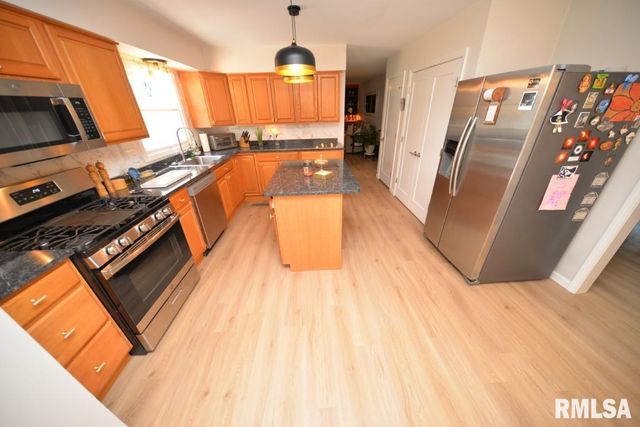 4211 FOX CREEK Street, Mt Vernon, IL 62864