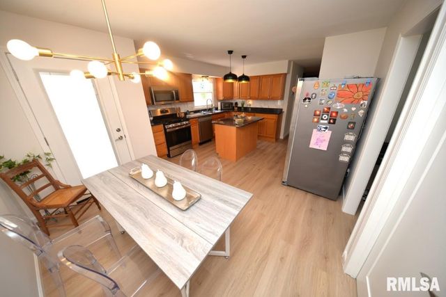 4211 FOX CREEK Street, Mt Vernon, IL 62864