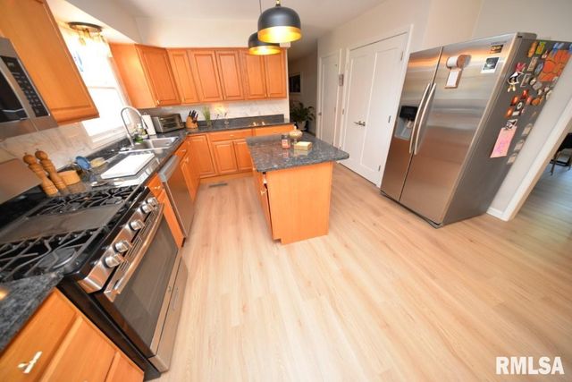 4211 FOX CREEK Street, Mt Vernon, IL 62864